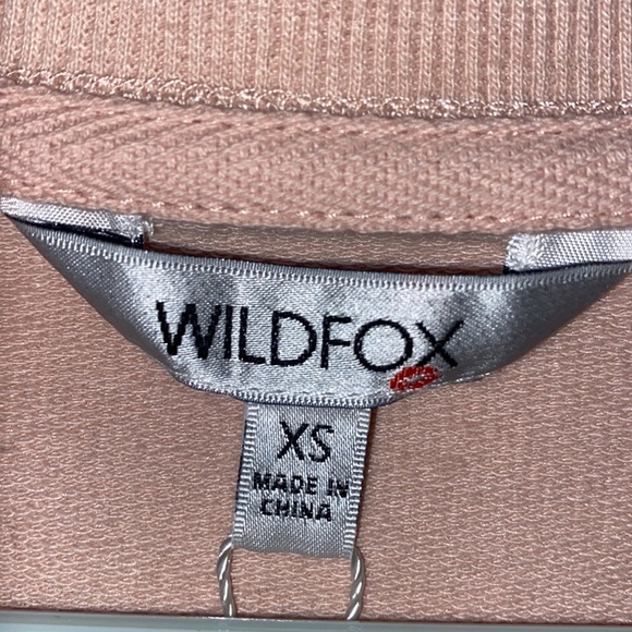 🎉HP👉NWT WILDFOX XS Statement crewneck Sweatshirt. “But first, Cocktails” - Picture 7 of 13
